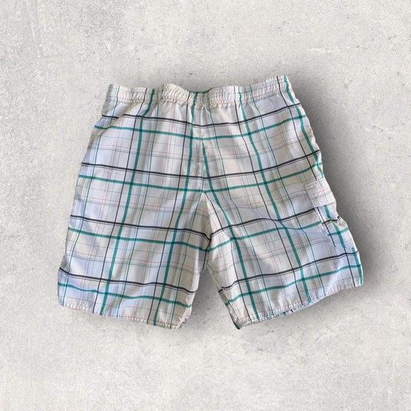 White O’Neill board shorts - Picture 2 of 4